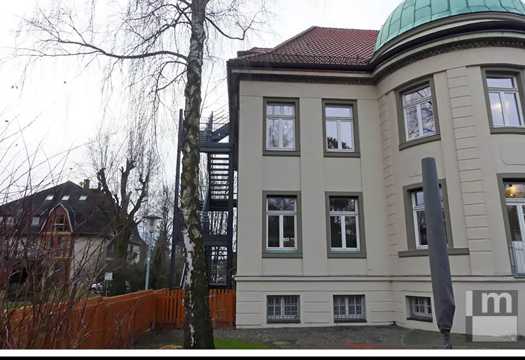 Andre Mispagel Projekt Referenz Öffentliches Bauen Villa Mercedes Burgdorf Sanierung Fassade + Anbau Fluchttreppe